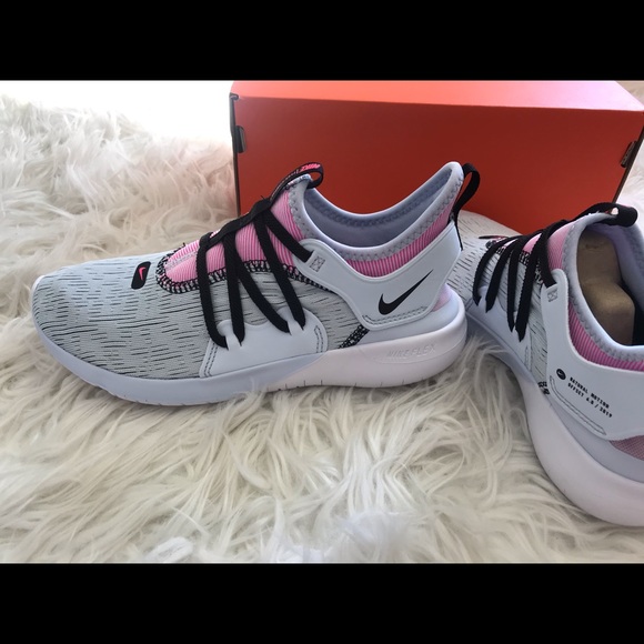 🌸 Nike shoes 🌸 - Picture 3 of 5